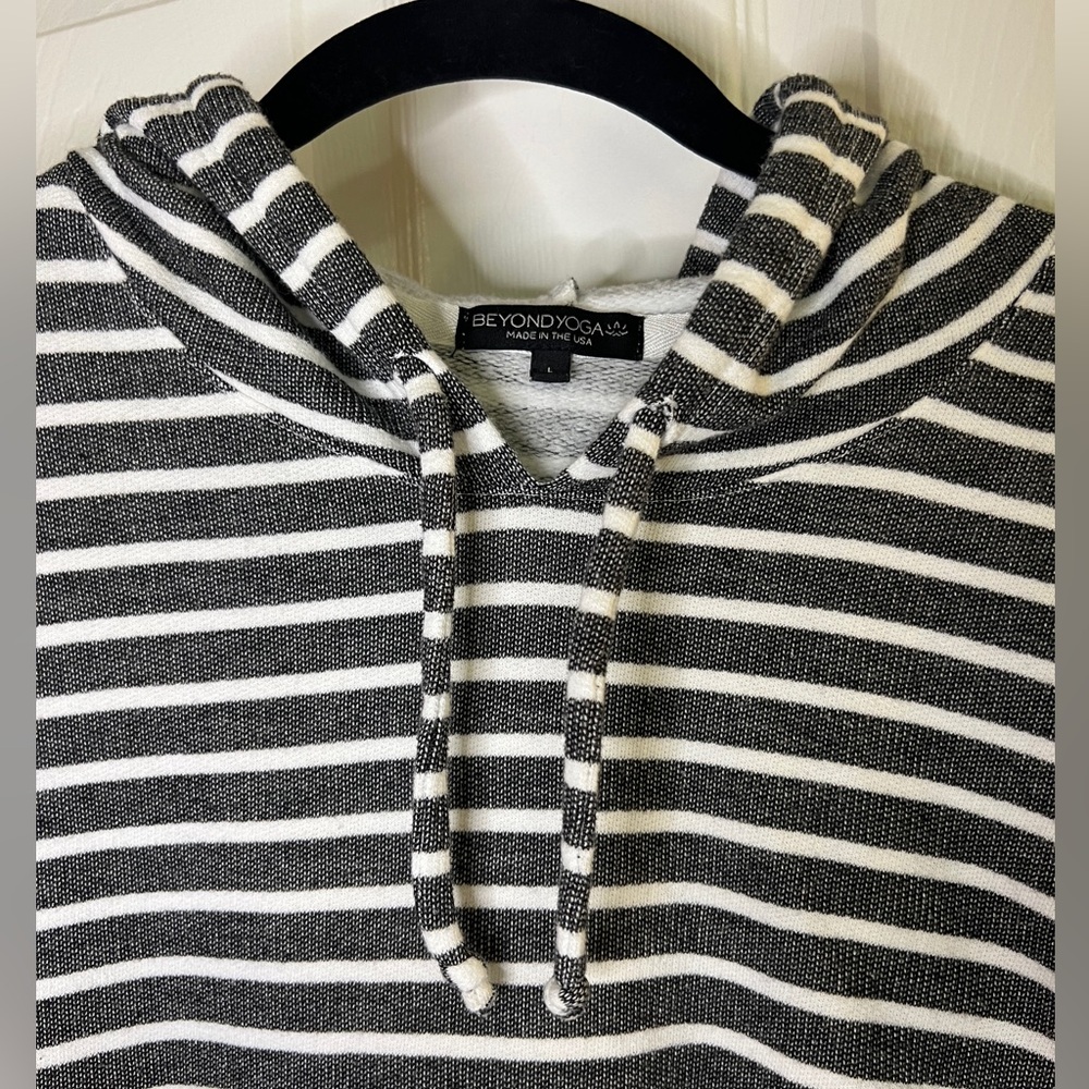 Beyond Yoga 'Live Out Loud' Black/White Striped Hoodie Dress - Women's Large - Picture 5 of 7